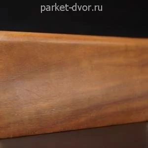 Плинтус Ribadao из массива дерева Орех 19х120 мм (пог. м)